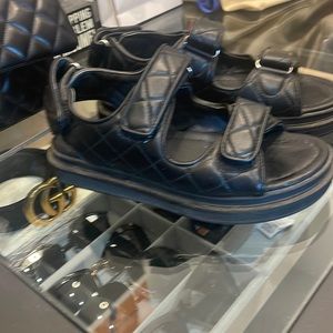 Blk leather dad sandals. Worn once only. Non brand. Sz 6.